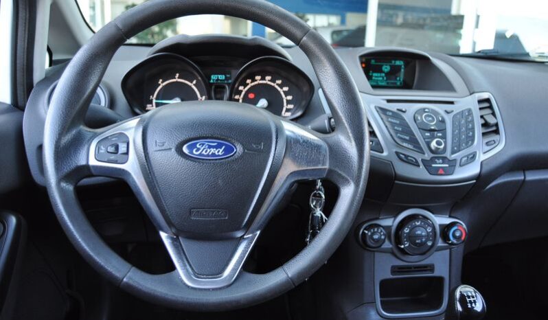 
								Ford Fiesta completo									